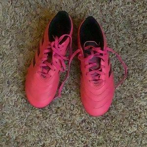 Big Kids Adidas Size 5 Pink/Black Soccer Cleats
